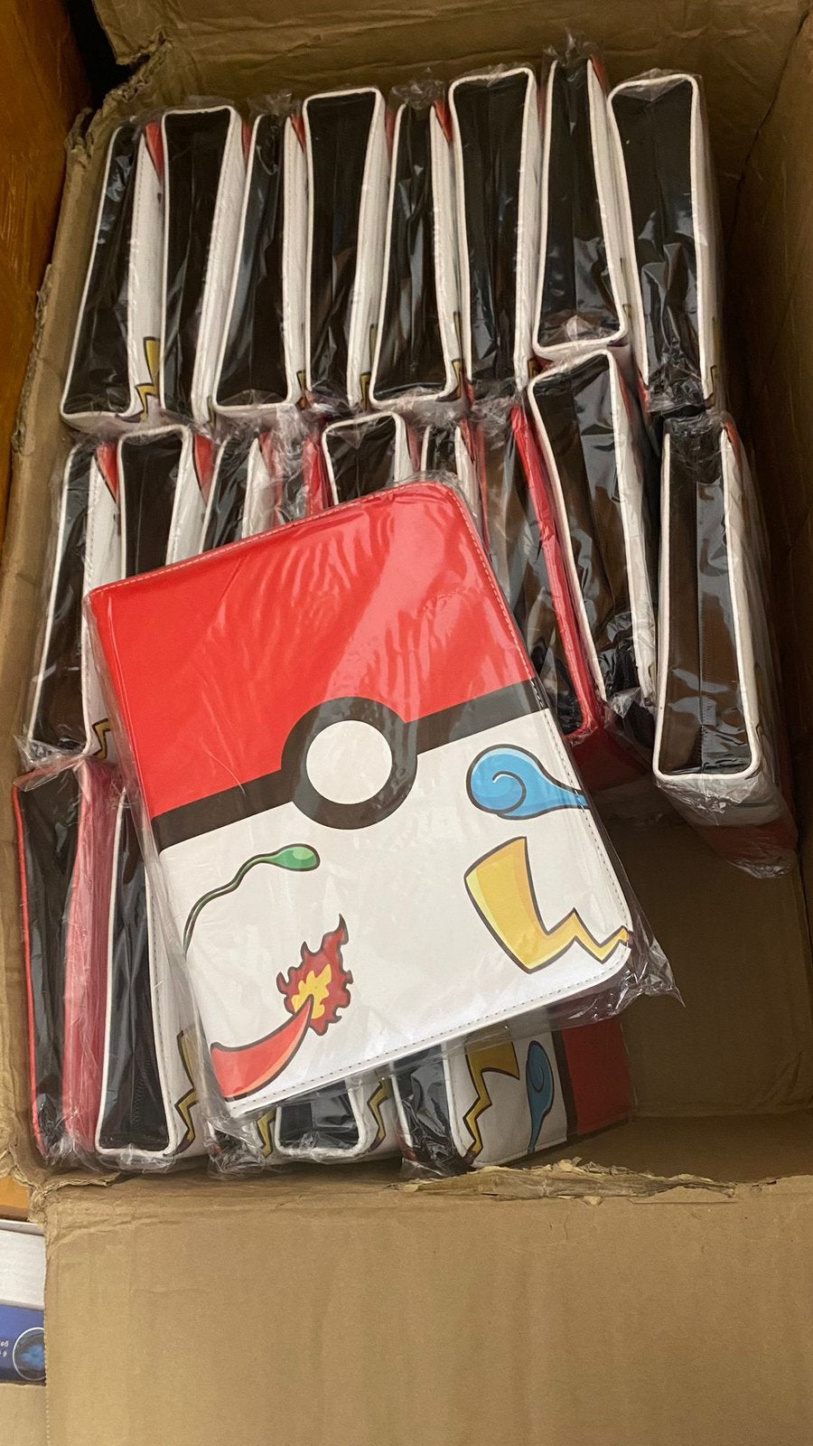 2 voor €17,50!! Pokemon verzamelmap 400 kaarten 4-pocket, Ophalen of Verzenden, Nieuw, Overige typen, Foil
