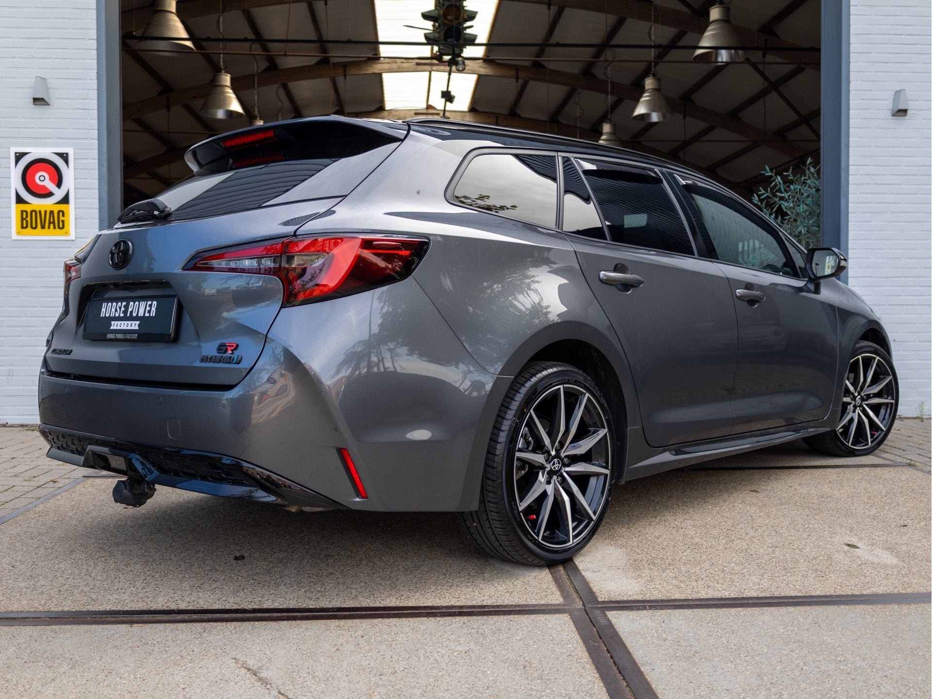 Toyota Corolla Touring Sports Hybrid 140 GR Sport *ACC | Tre, Auto's, Dealer onderhouden, 450 kg, Gebruikt, 4 cilinders