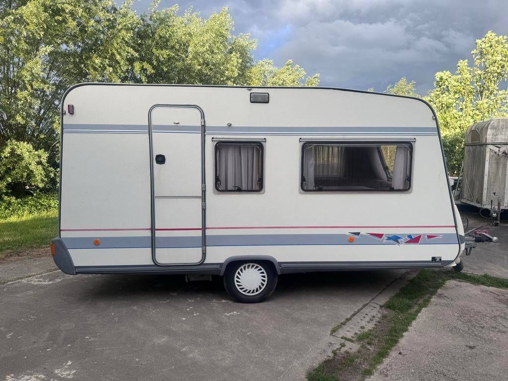 Burstner 4261 Caravan, Luifel, Rondzit, 750 - 1000 kg, Particulier