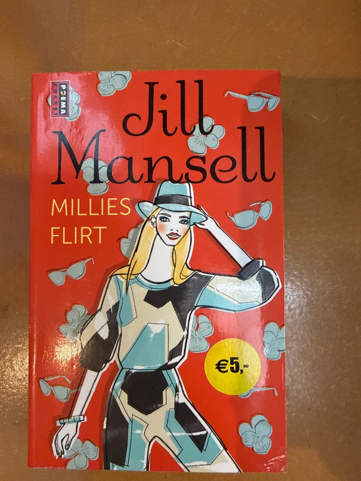Jill Mansell - Millies Flirt (Poema Pocket), Boeken, Romans, Gelezen, Nederland, Ophalen of Verzenden