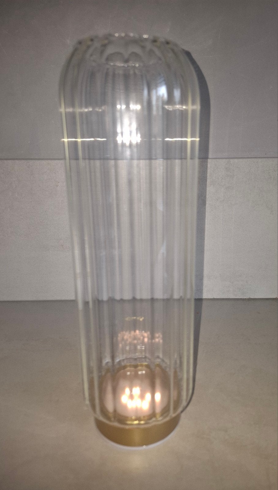 Hoge smalle tafellamp,  lamp op goudkleurige voet, Overige merken, 28 cm, Overige kleuren, Draadloos