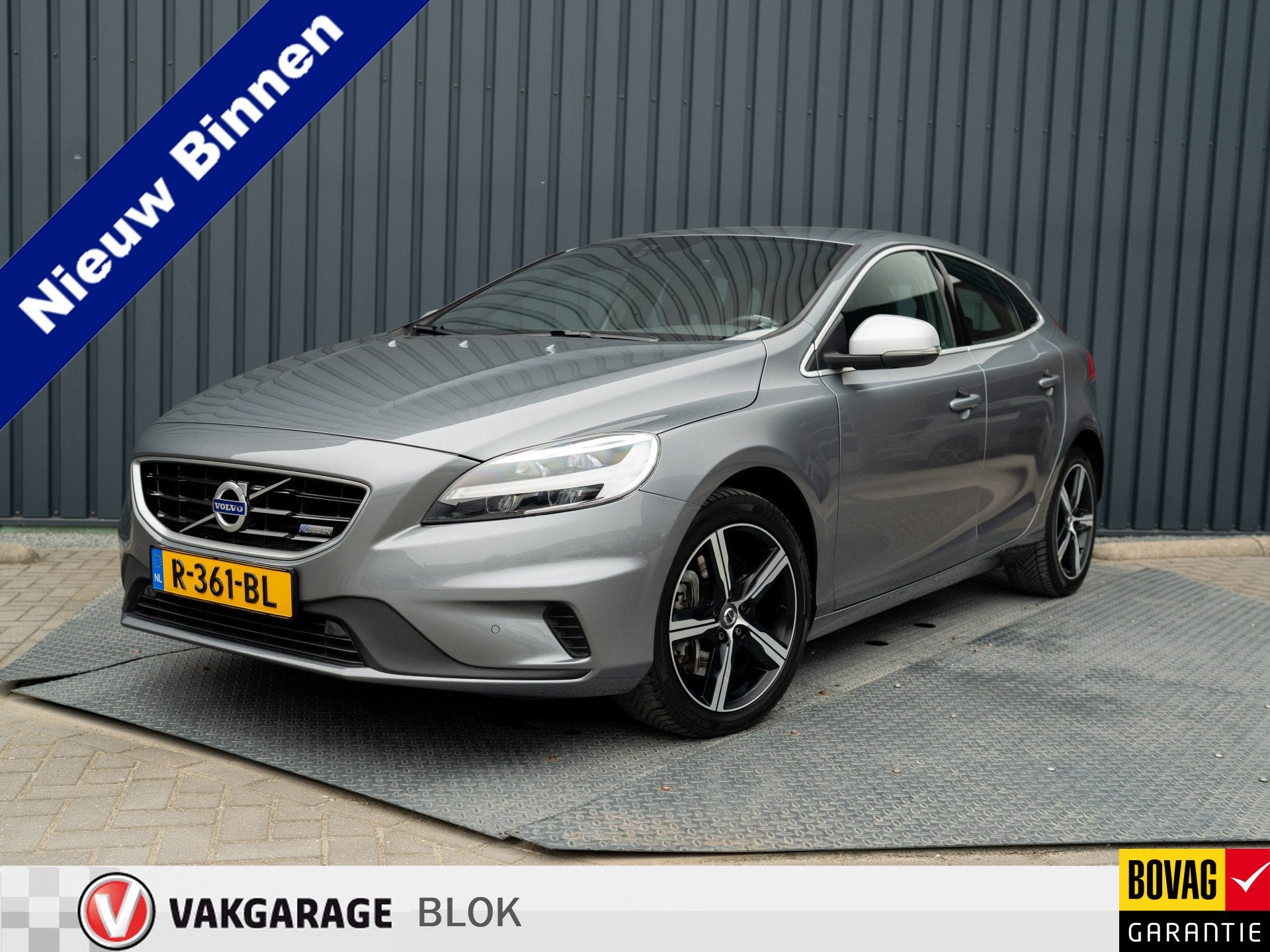 Volvo V40 1.5 T3 R-Design | Stoelverwarming | Prijs Rijklaar, Auto's, Volvo, 12 maanden, 4 cilinders, Bedrijf, 154 pk