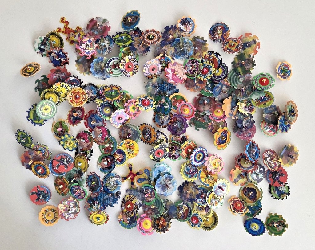 Beyblade spinners 2003 - 150 stuks, Verzamelen, Speelgoed, Ophalen of Verzenden, Gebruikt