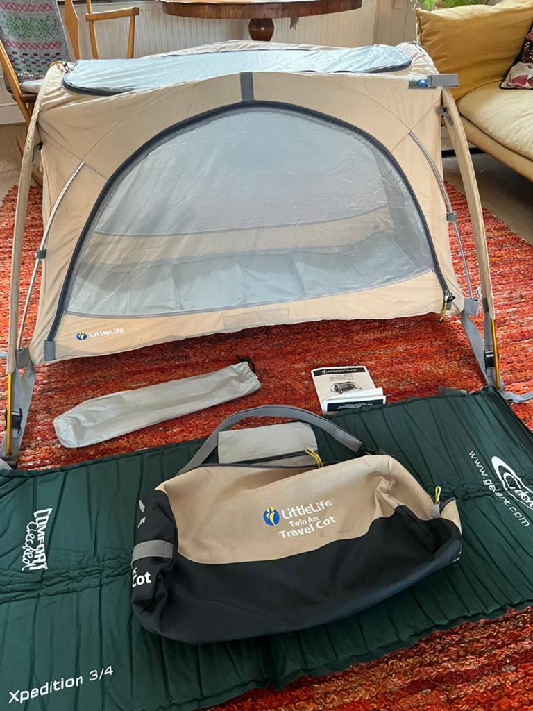 Travel cot, lichtgewicht reisbed/wieg, LittleLife met matje, Ophalen, Zo goed als nieuw, Tot en met 2