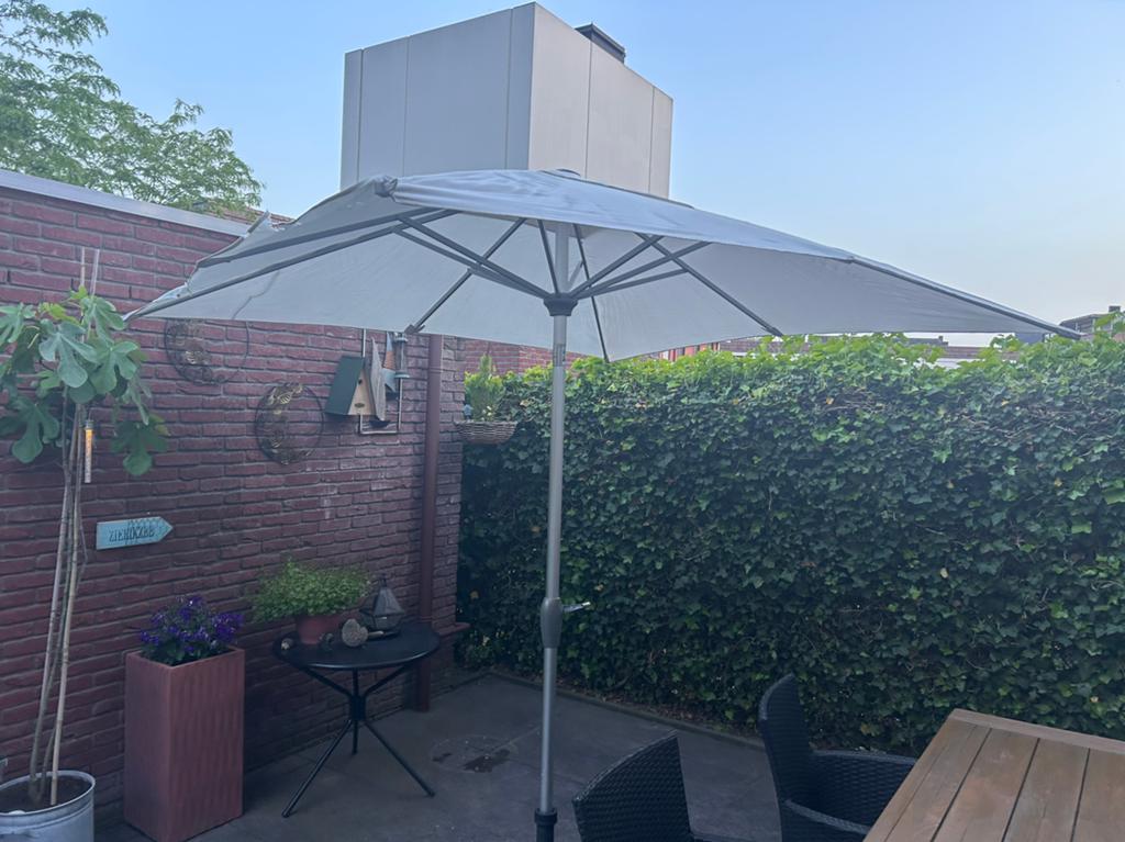 Parasol met voetstuk - wit, Ophalen, Gebruikt, Overige typen