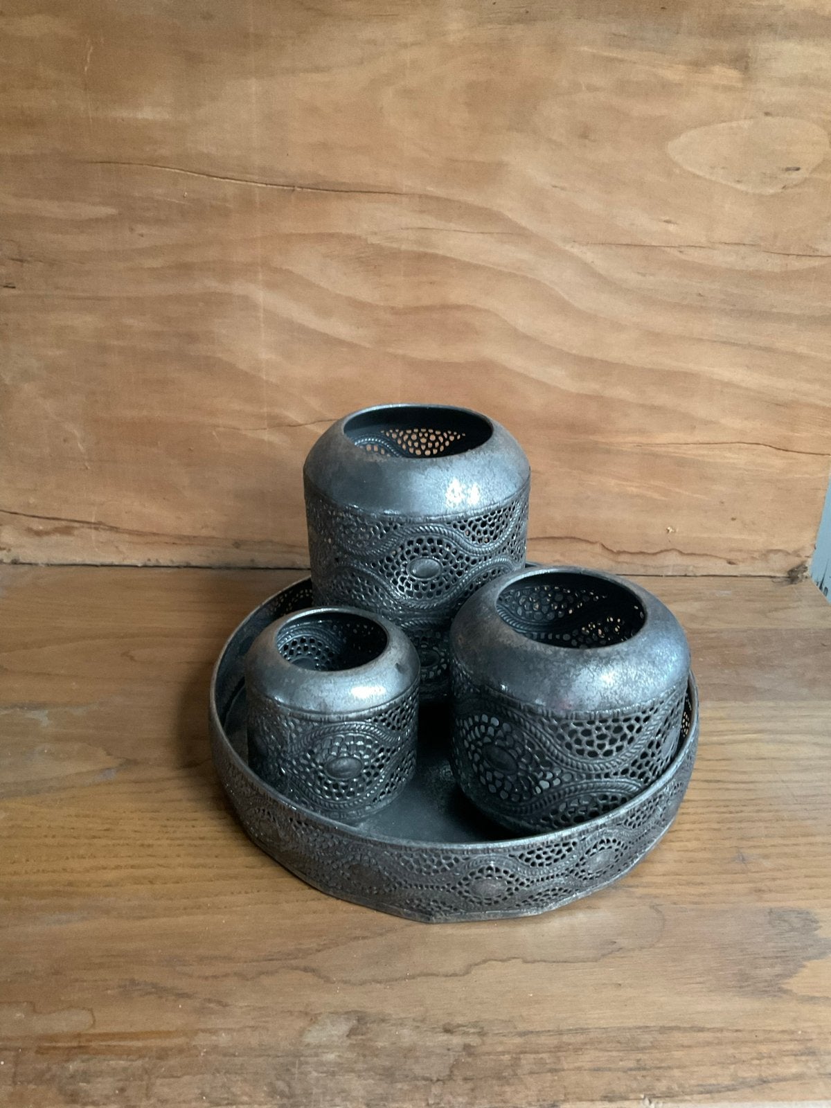 Set van 3 metalen waxinelichthouders met dienblad, Gebruikt, Waxinelichthouder, Ophalen of Verzenden, Metaal