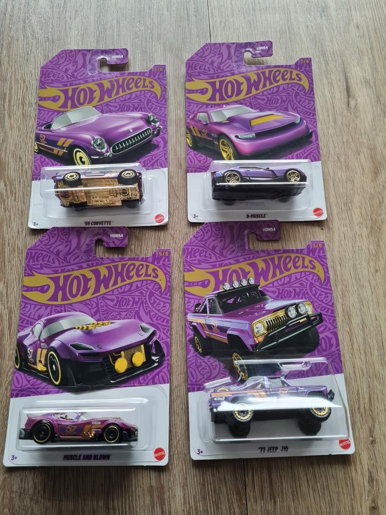 4 verschillende modellen paars / goud 1:64 ( Hotwheels), Hobby en Vrije tijd, Modelauto's | Overige schalen, Ophalen of Verzenden