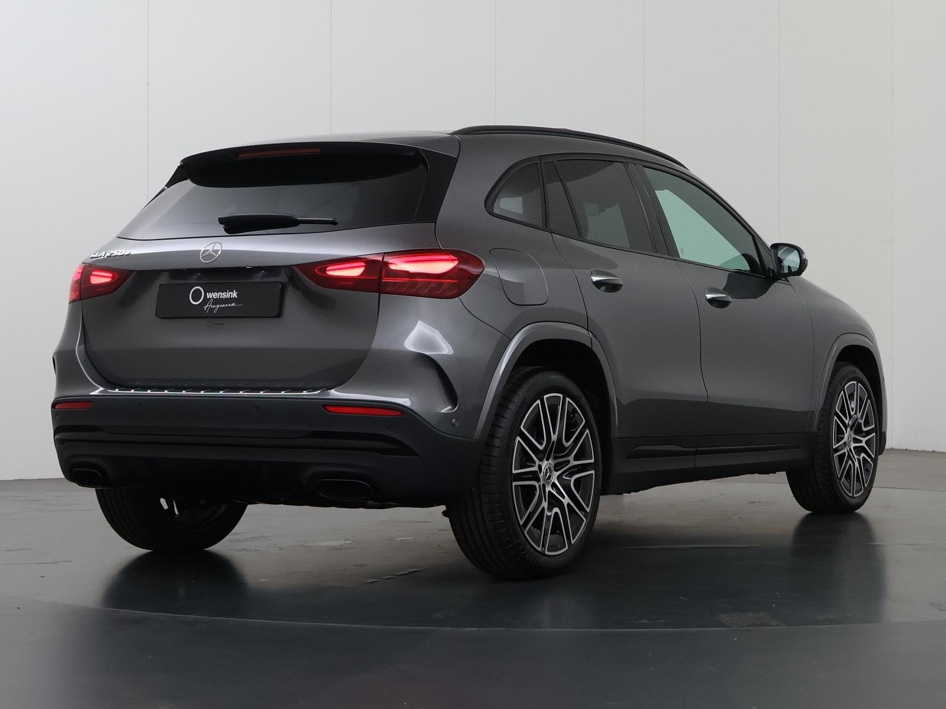 Mercedes-Benz GLA-klasse Mercedes-Benz GLA 250 e 140 Years E, Auto's, Automaat, Stof, Zwart, Overige carrosserieën