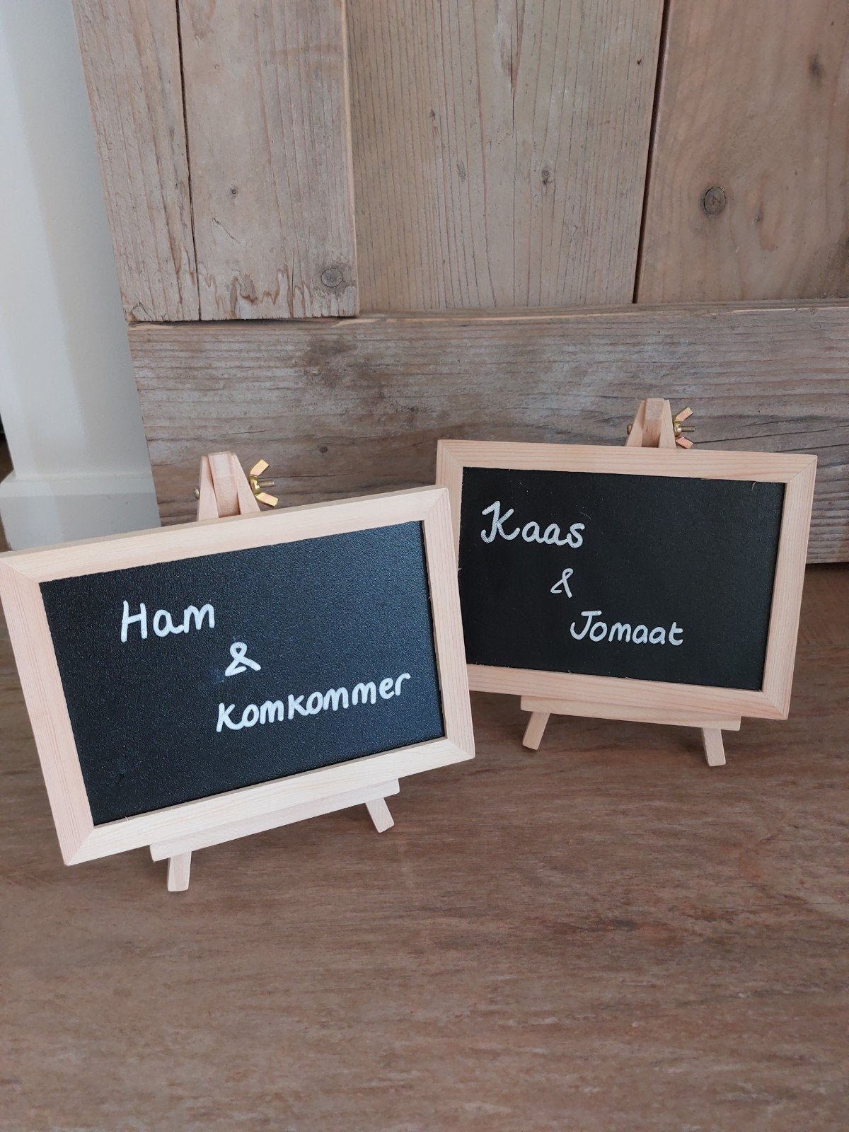 Twee houten krijtbordjes met standaardje, Ophalen, Gebruikt, Krijtbord