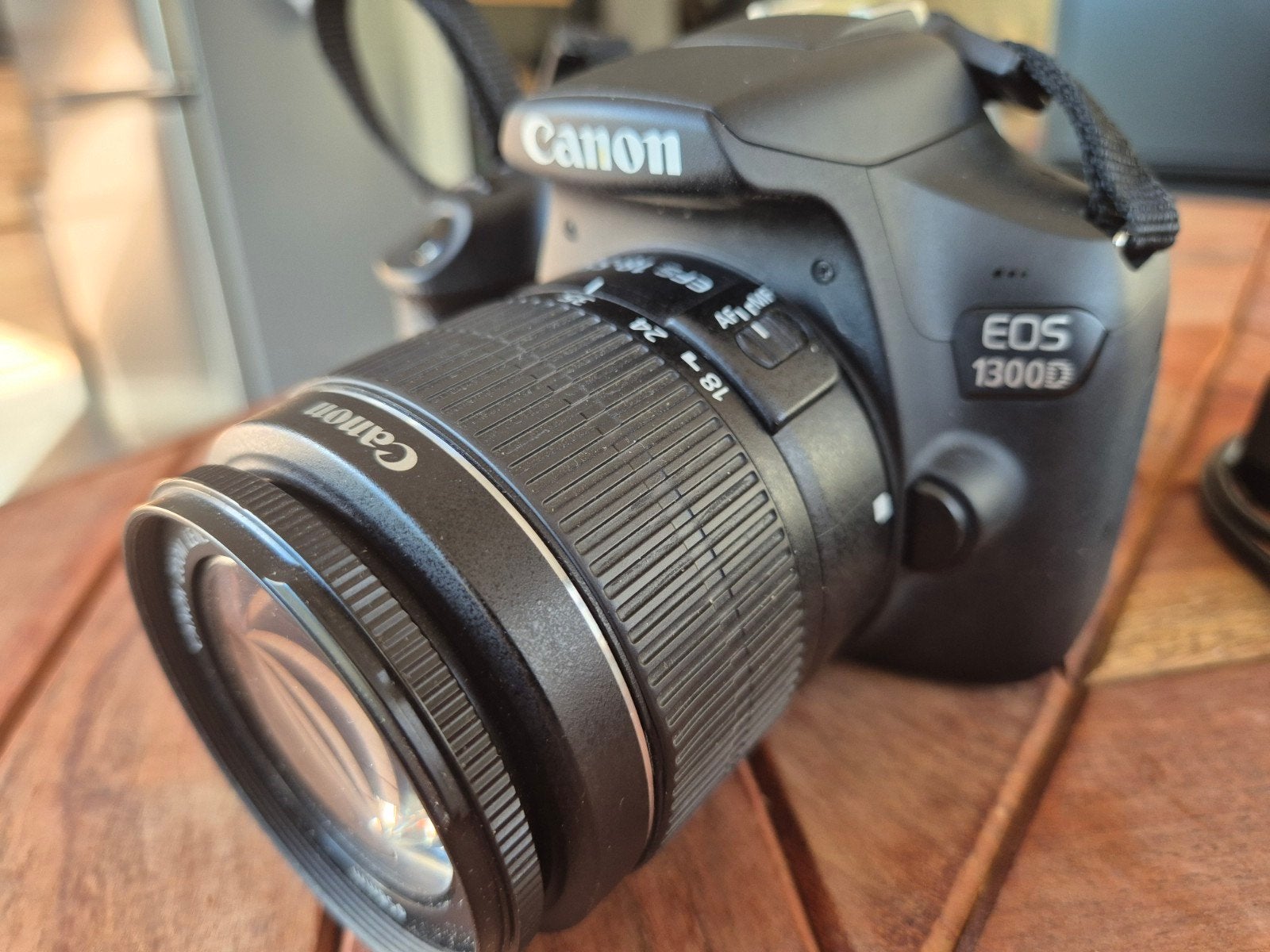 VAKANTIETIP !! Canon EOS 1300D Spiegelreflexcamera met WiFi, Audio, Tv en Foto, Fotocamera's Digitaal, Gebruikt, Canon, Ophalen of Verzenden