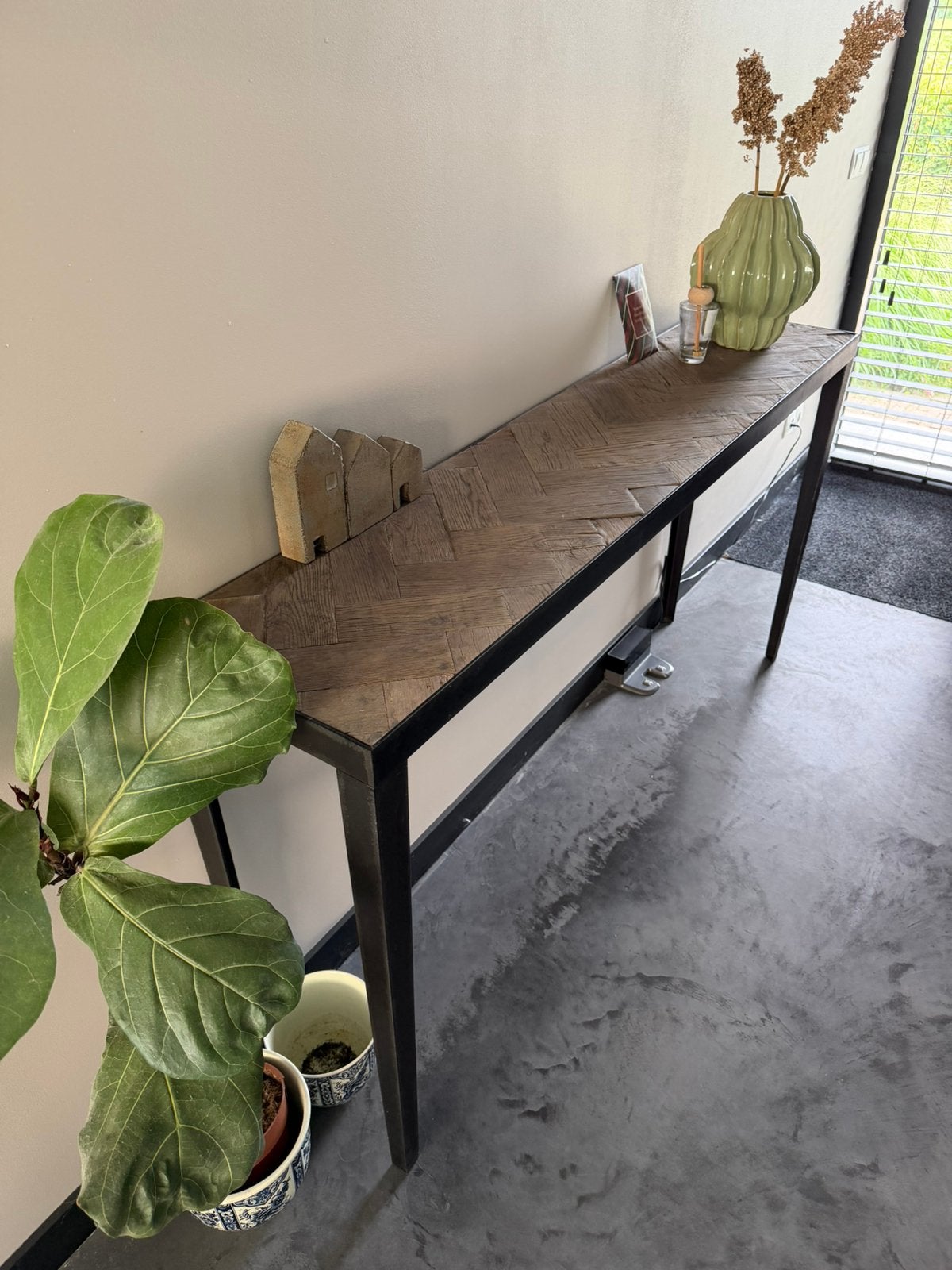 Industriële sidetable met houten blad en metalen frame, Ophalen, Zo goed als nieuw, 150 tot 200 cm, Modern