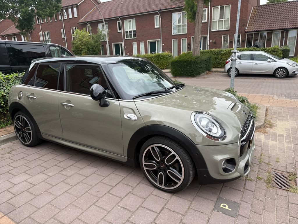 Mini COOPER S 5-deurs (f55) 2.0 192pk Aut 2019 Grijs. 2019, Auto's, Mini, 1998 cc, 1245 kg, Particulier, Cooper S