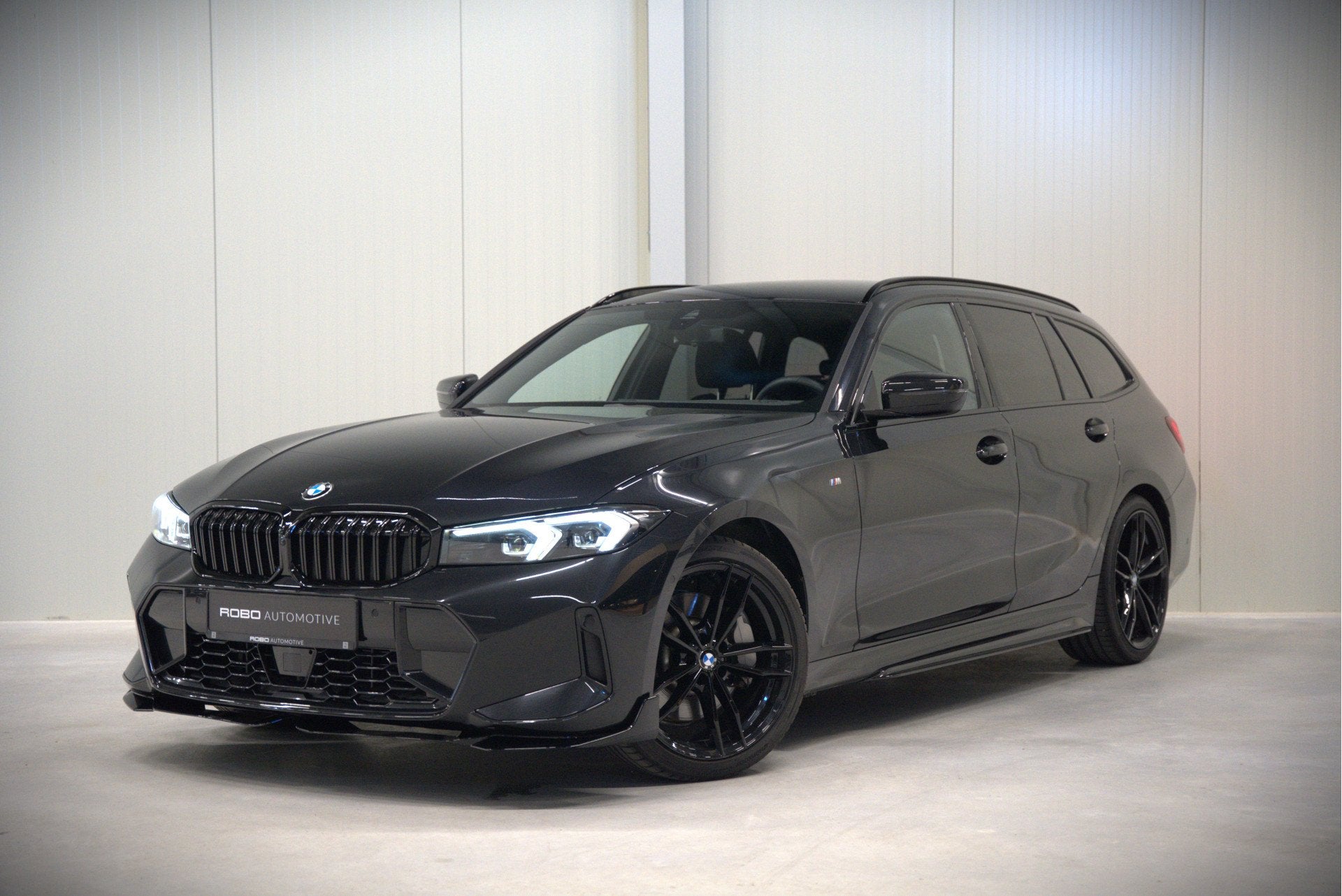 BMW 3 Serie Touring 330i xDrive High Excecutive M Sport | M, Automaat, 1998 cc, Zwart, 4 cilinders