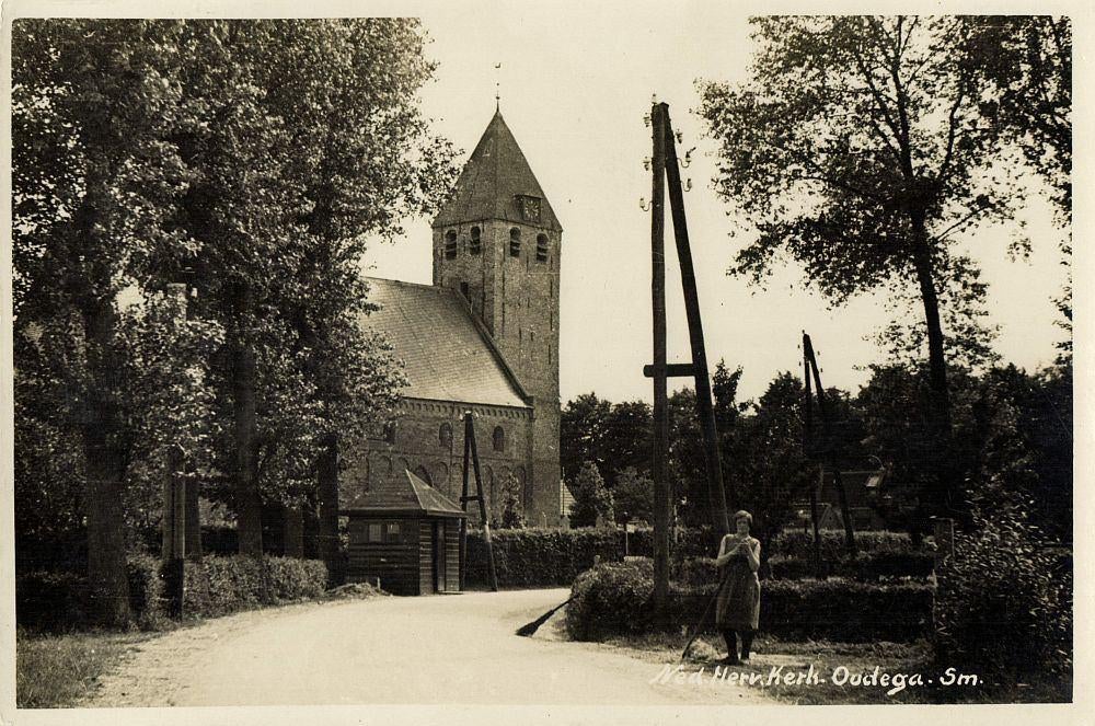 OUDEGA, Ned. Hervormde Kerk (1940) Fotokaart, Ophalen of Verzenden, 1920 tot 1940, Gelopen, Friesland