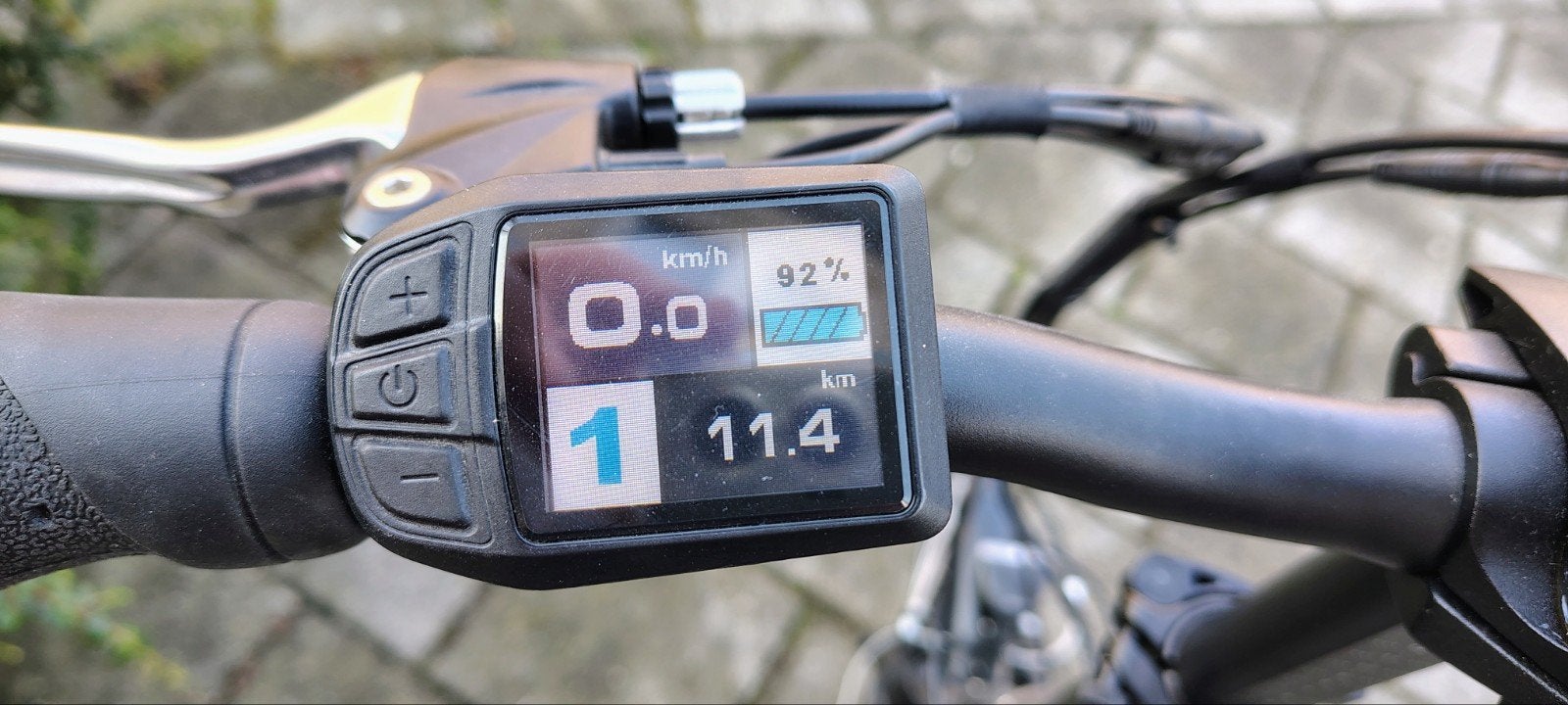 Foto 6 van prachtige zwarte electrische vouwfiets merk Qivelo Vogue