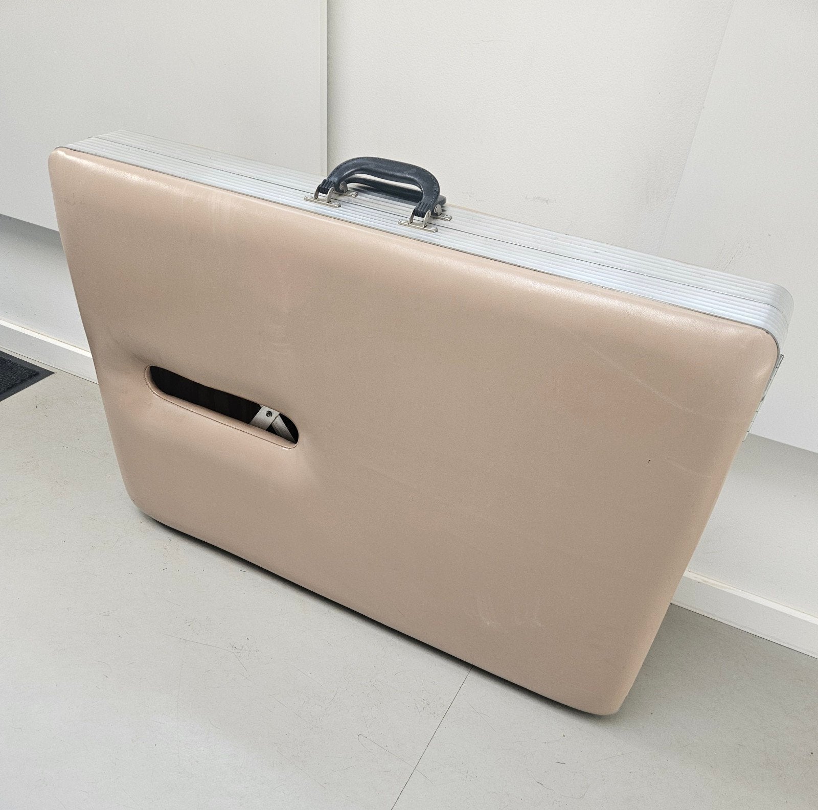 Professionele Inklapbare Massagetafel WincoMedical Furniture, Sport en Fitness, Ophalen, Massagetafel