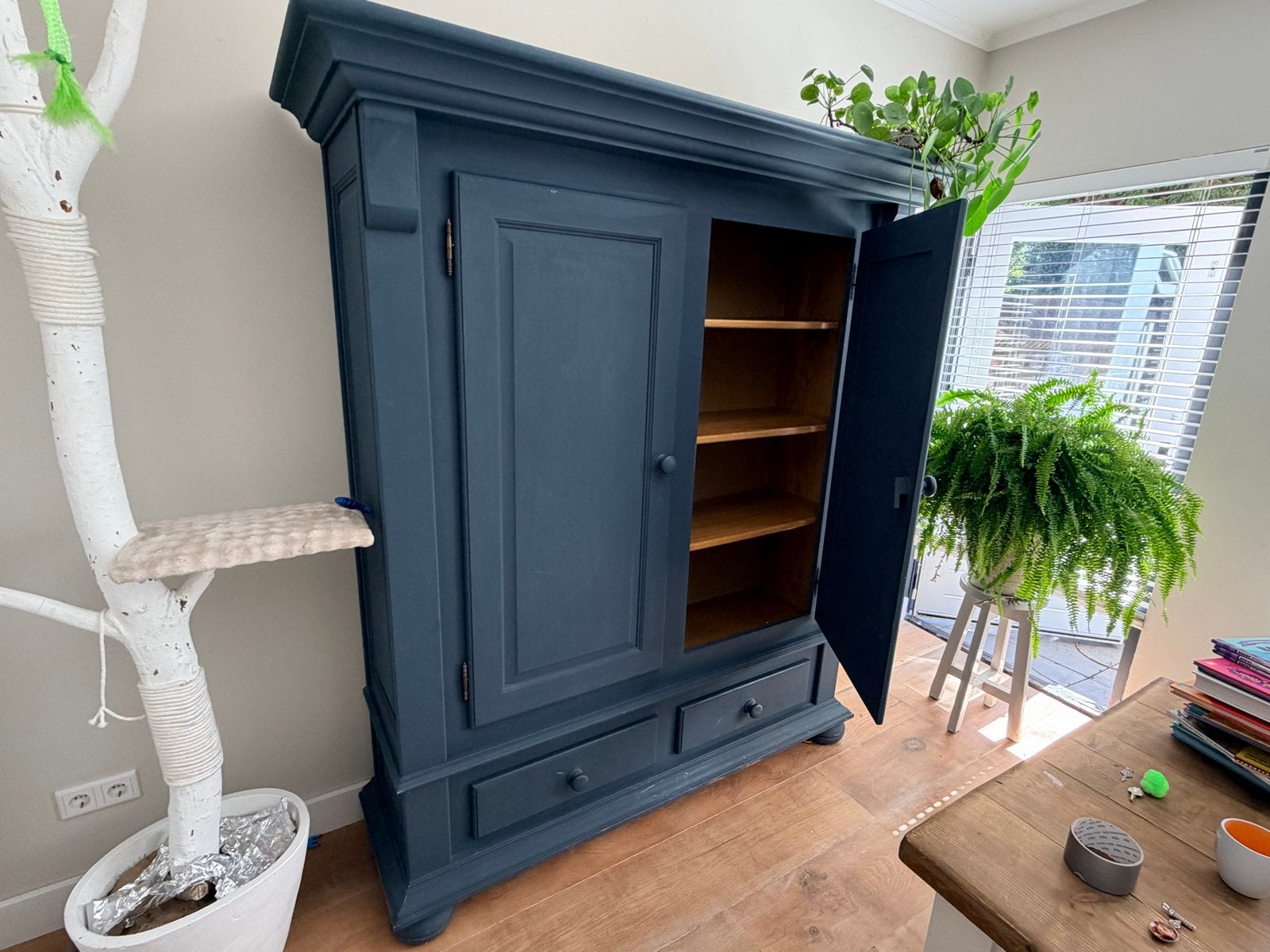 Antieke donkerblauwe kast met lades, Antiek en Kunst, Ophalen