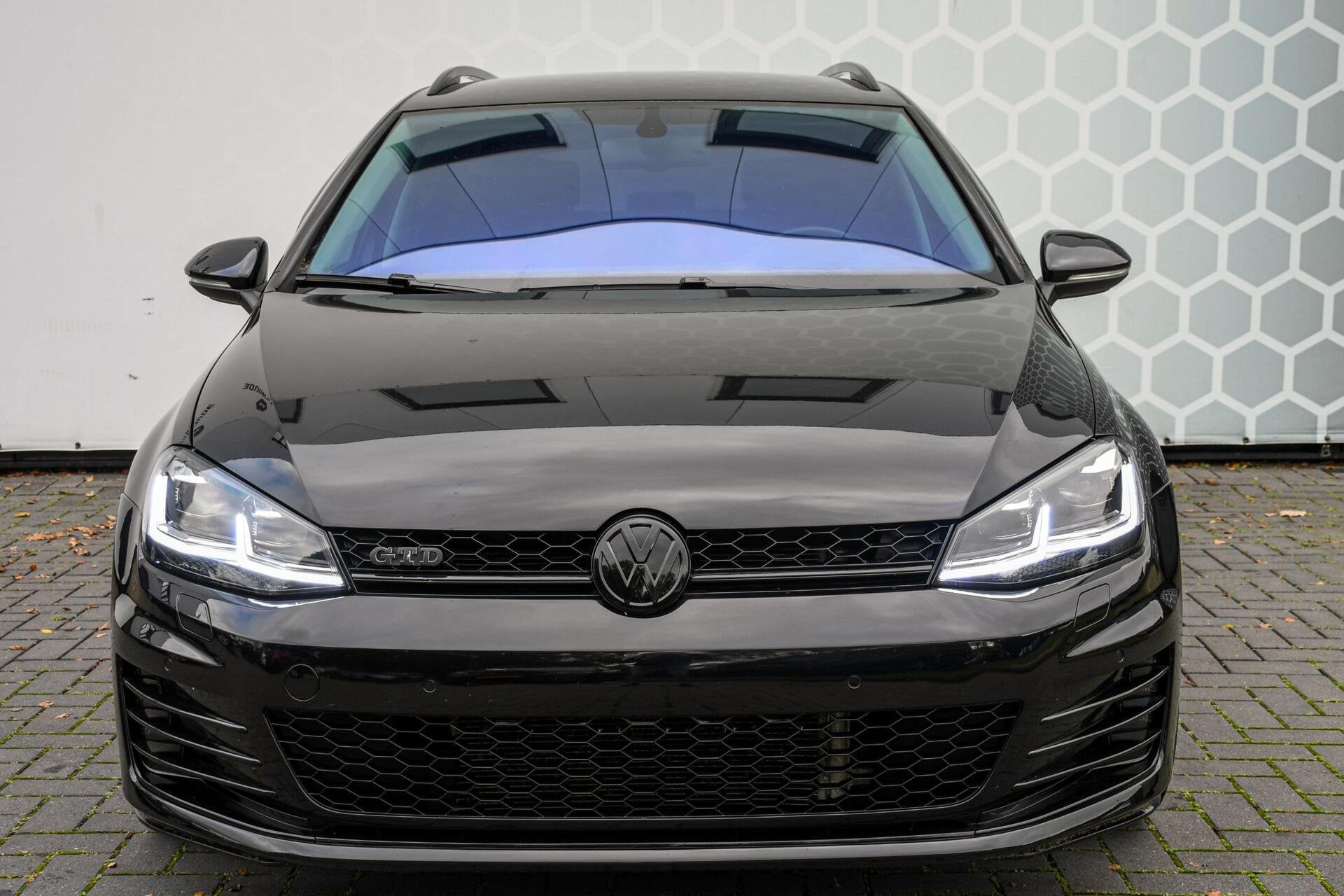 VW Golf Variant 1.6 TDI Highline Porsche remmen Airride Led, Voorwielaandrijving, Gebruikt, 4 cilinders, Zwart