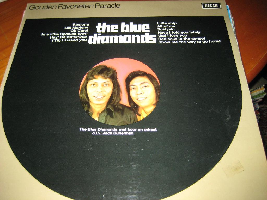LP, The Blue Diamonds: Golden Favoriete Parade, Ophalen of Verzenden, Zo goed als nieuw, 12 inch