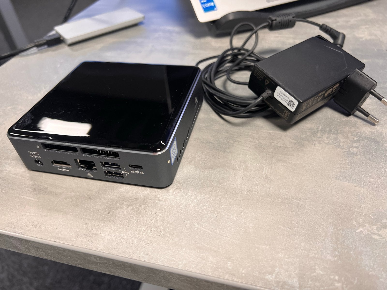 Intel NUC Kit NUC7i3BNK, Computers en Software, Desktop Pc's, Ophalen of Verzenden, Gebruikt, 2 tot 3 Ghz, SSD