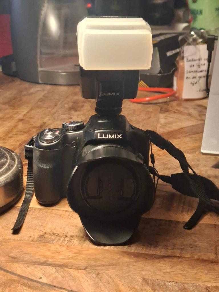 Panasonic FZ 200 met externe DMW FL 360 flitser, Ophalen of Verzenden, 12 Megapixel, Overige Merken, 8 keer of meer