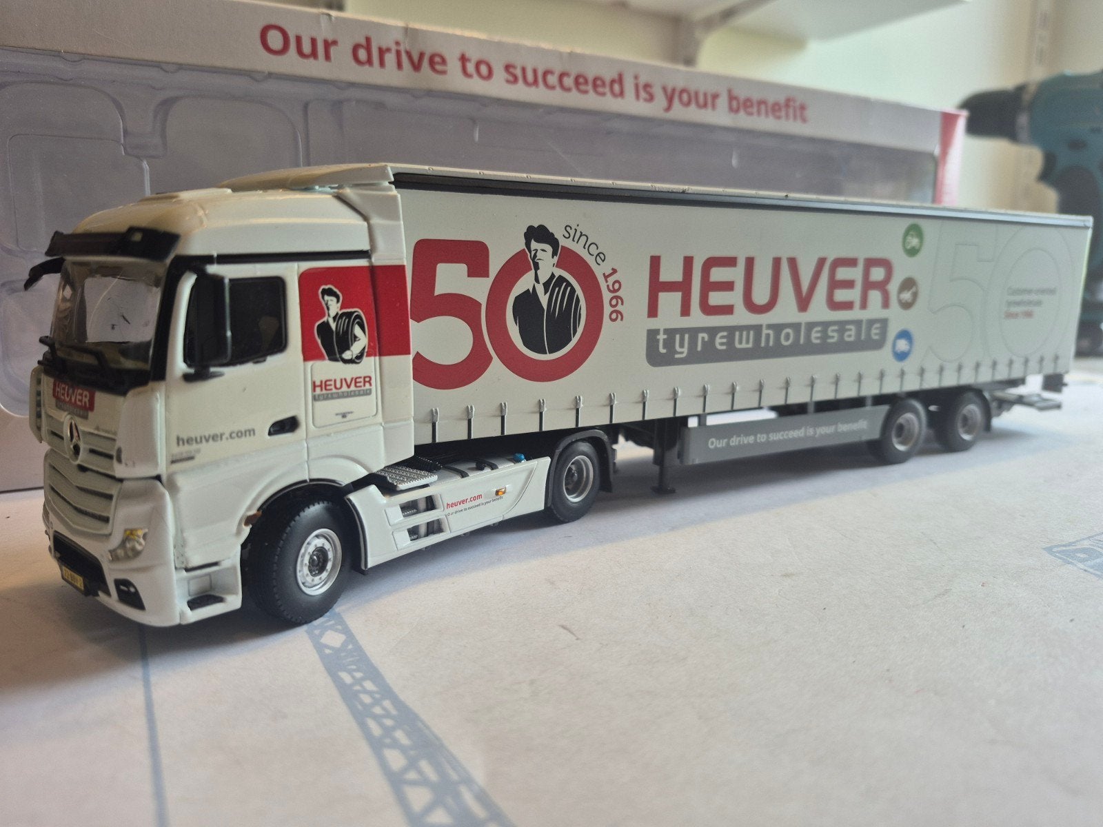 Mb actros mp4 van heuver banden, Ophalen of Verzenden, Bus of Vrachtwagen, Wsi