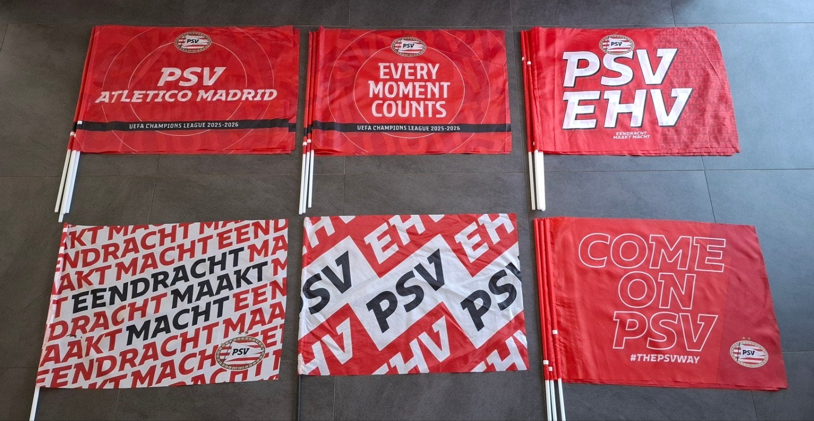 6 Originele PSV Zwaaivlaggen (incl. stok) - Ook los te koop!, Ophalen of Verzenden, Zo goed als nieuw, PSV, Overige typen