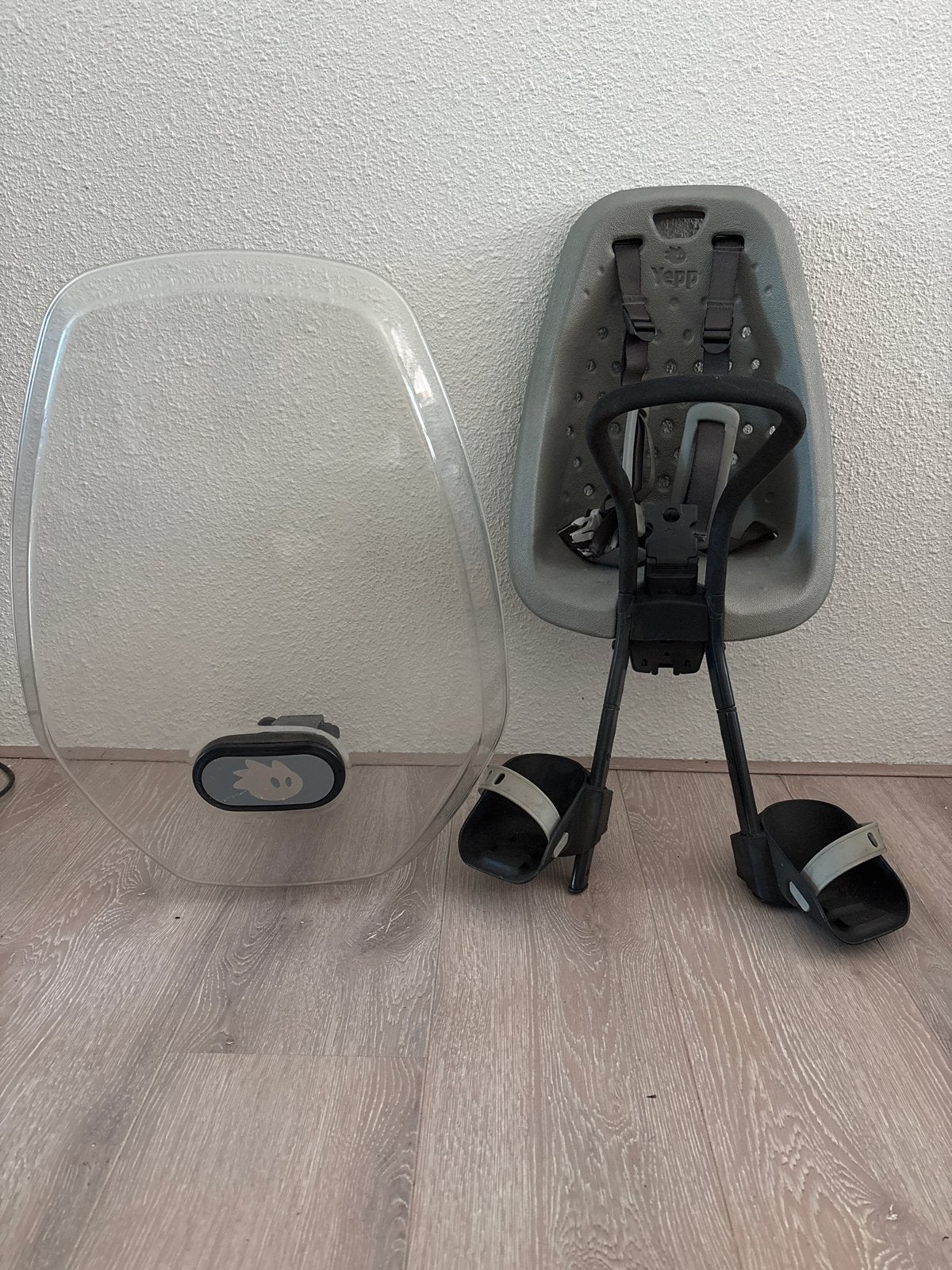Yepp Fietsstoeltje Voorzitje met Windscherm, Fietsen en Brommers, Ophalen, Gebruikt, Voetsteuntjes, Voorzitje