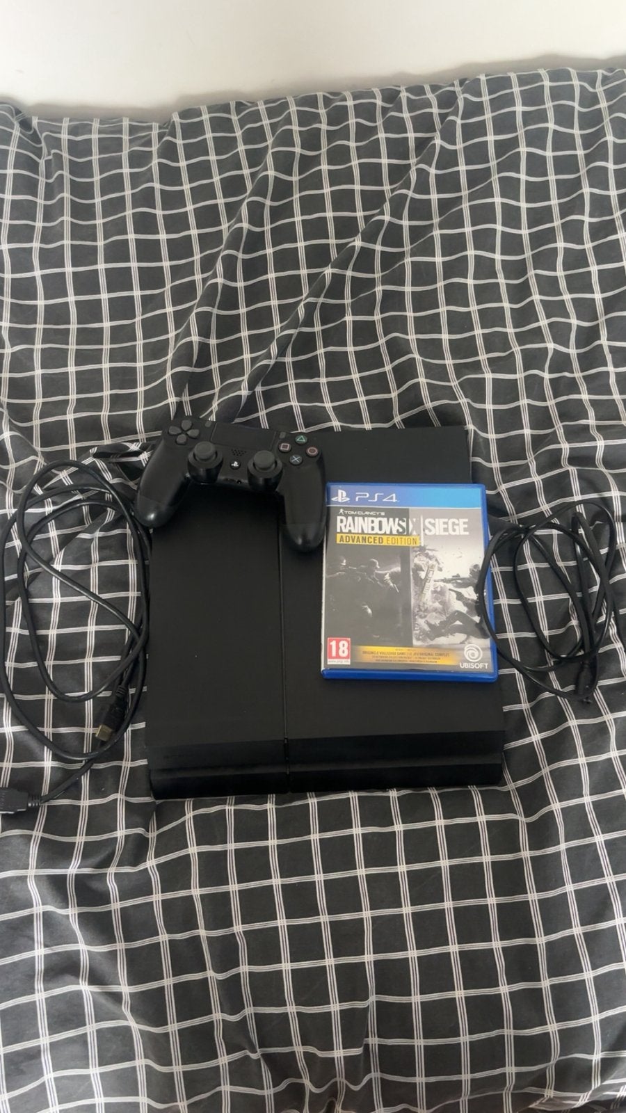 PS4 500GB + controller + Rainbow Six Siege + alle kabels, Ophalen, 1 speler, Zo goed als nieuw, Vanaf 3 jaar