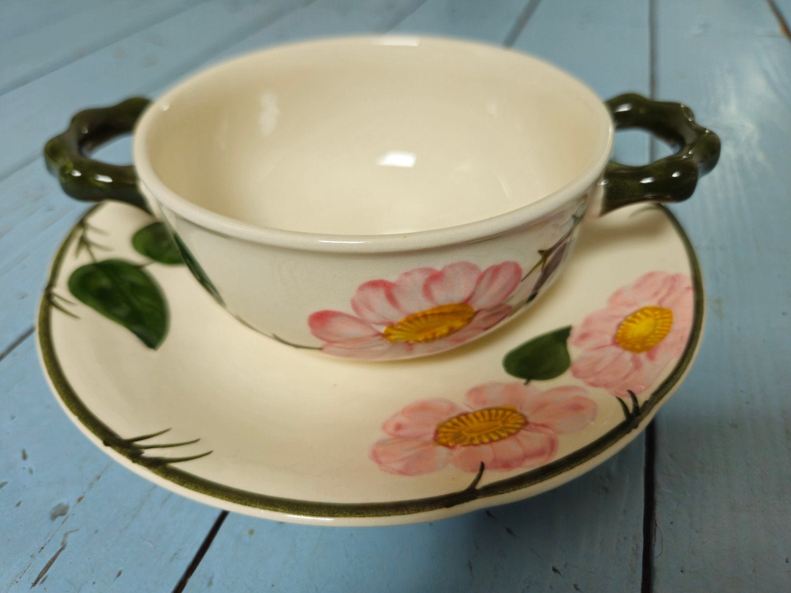 Soepkom met schotel Villeroy & Boch Wild Rose, Ophalen of Verzenden, Zo goed als nieuw, Kom(men), Overige stijlen