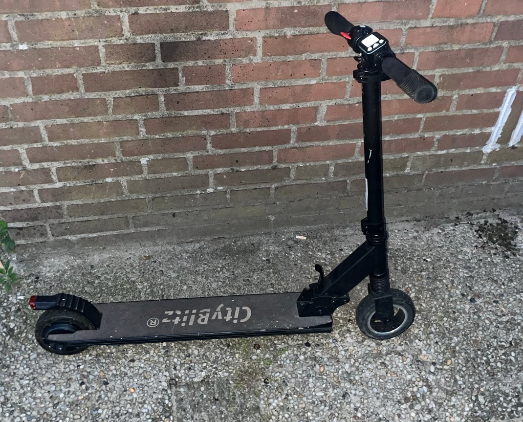 Elektrische step CityBlitz - Motor draait, heeft nazicht nod, Fietsen en Brommers, Steps, Ophalen of Verzenden, Gebruikt, Elektrische step (E-scooter)