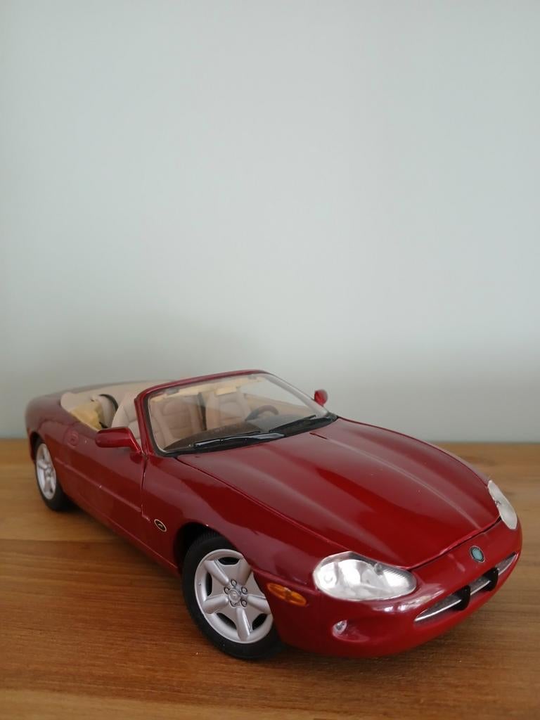 Jaguar XK8 1:18 modelauto, Ophalen of Verzenden, Auto, Maisto