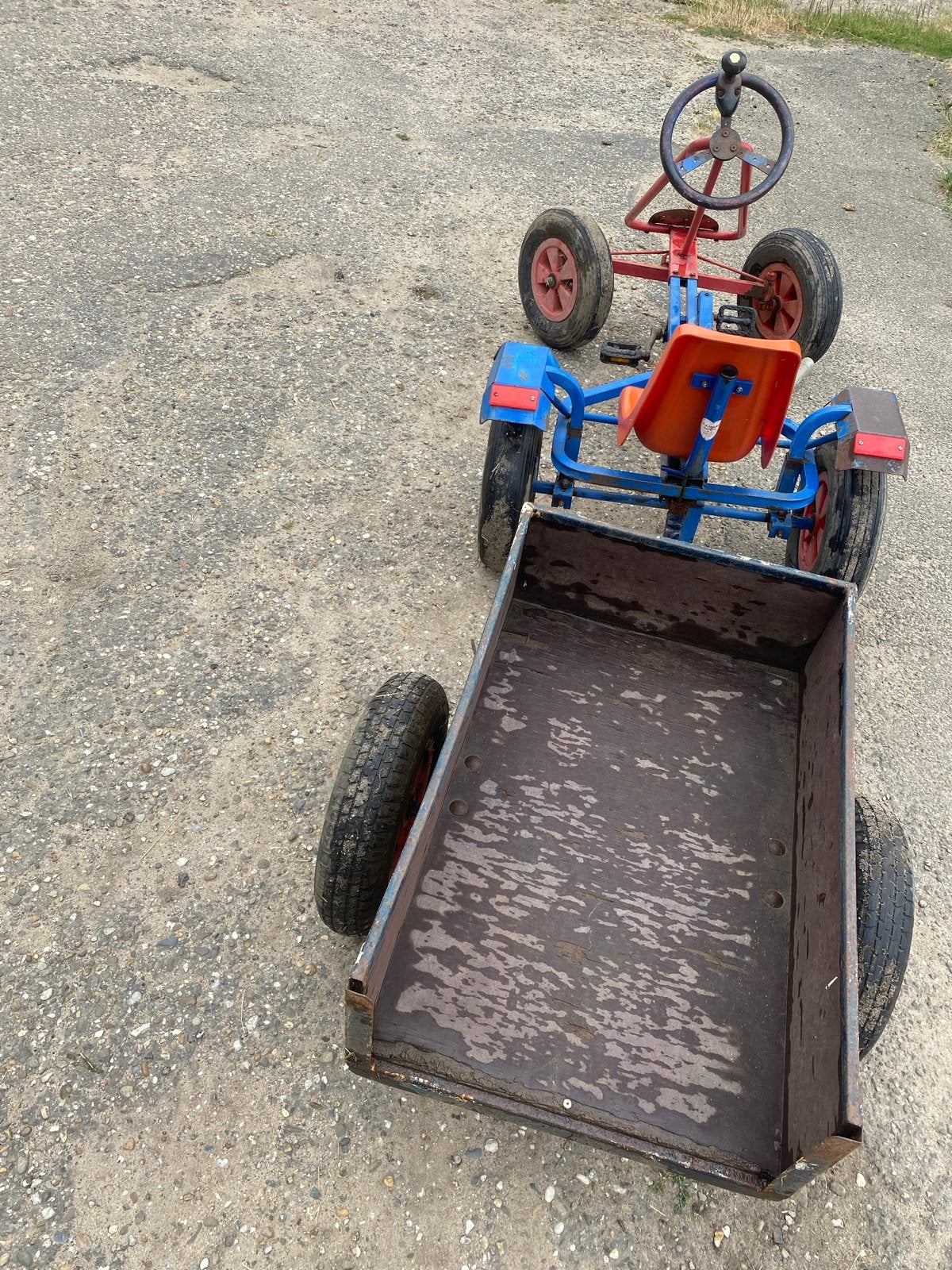 Skelter met kiepwagen en verstelbare zitting, Ophalen, Gebruikt, Overige merken, Met kar of aanhanger