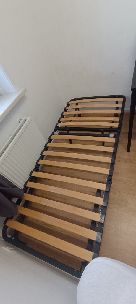 Bed  ket gratis spiegel en kleedklein kast, Ophalen, Gebruikt, Eenpersoons, Hout