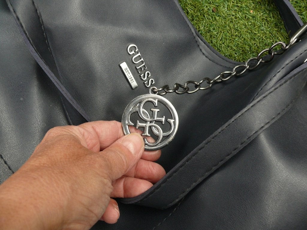 Guess tas afmeting 25 X 28 cm, Ophalen of Verzenden, Zo goed als nieuw, Overige kleuren, Handtas