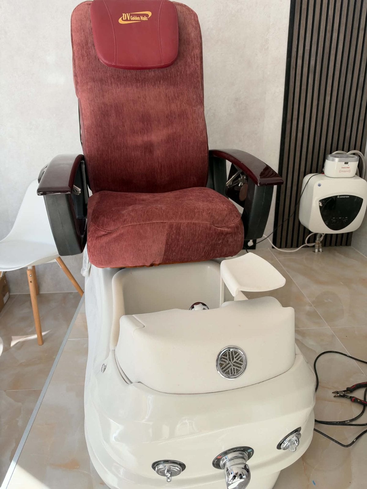 LuxePedicure Stoel met Massagefunctie - DV Golden Nails, Ophalen