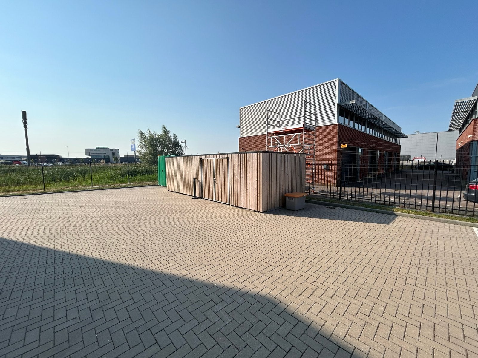 Ruime Fietsenstalling - 8x3x2,25 meter, Ophalen, Gebruikt, Hout, Fietsenberging