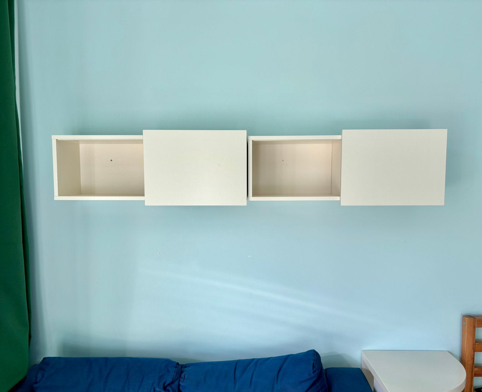 2 IKEA wandkasten met schuifdeur, wit, 26 x 25 x 78, Ophalen, Gebruikt
