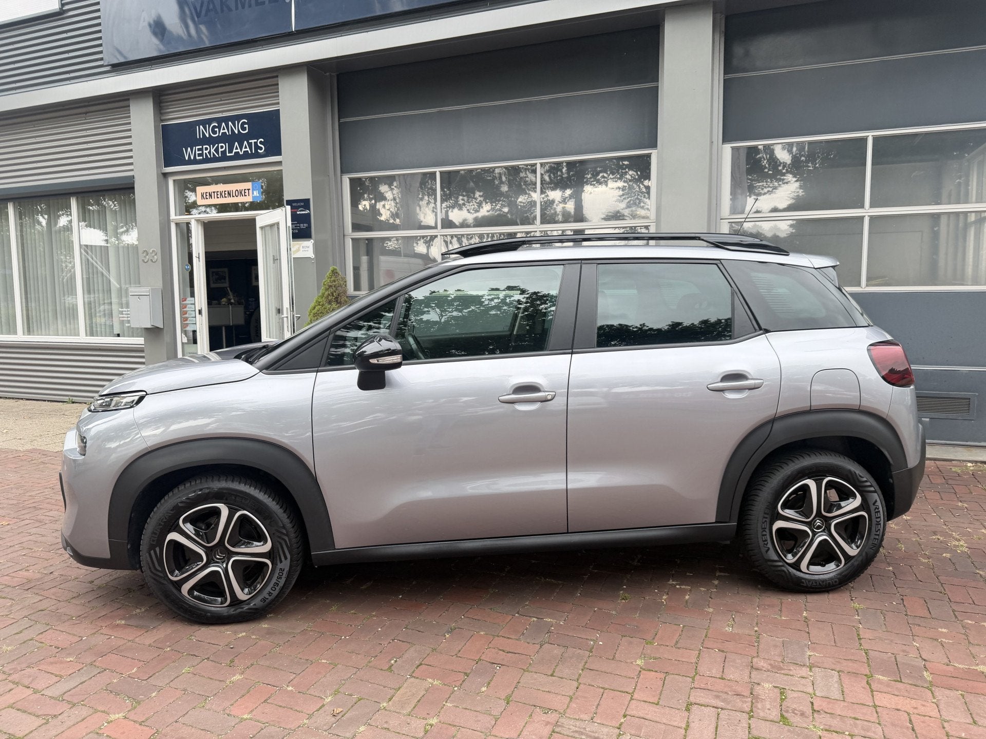 Citroën C3 Aircross 1.2 PureTech Shine Bj 2021 Km 92.000 Ho, Auto's, Voorwielaandrijving, Dealer onderhouden, Gebruikt, 1199 cc