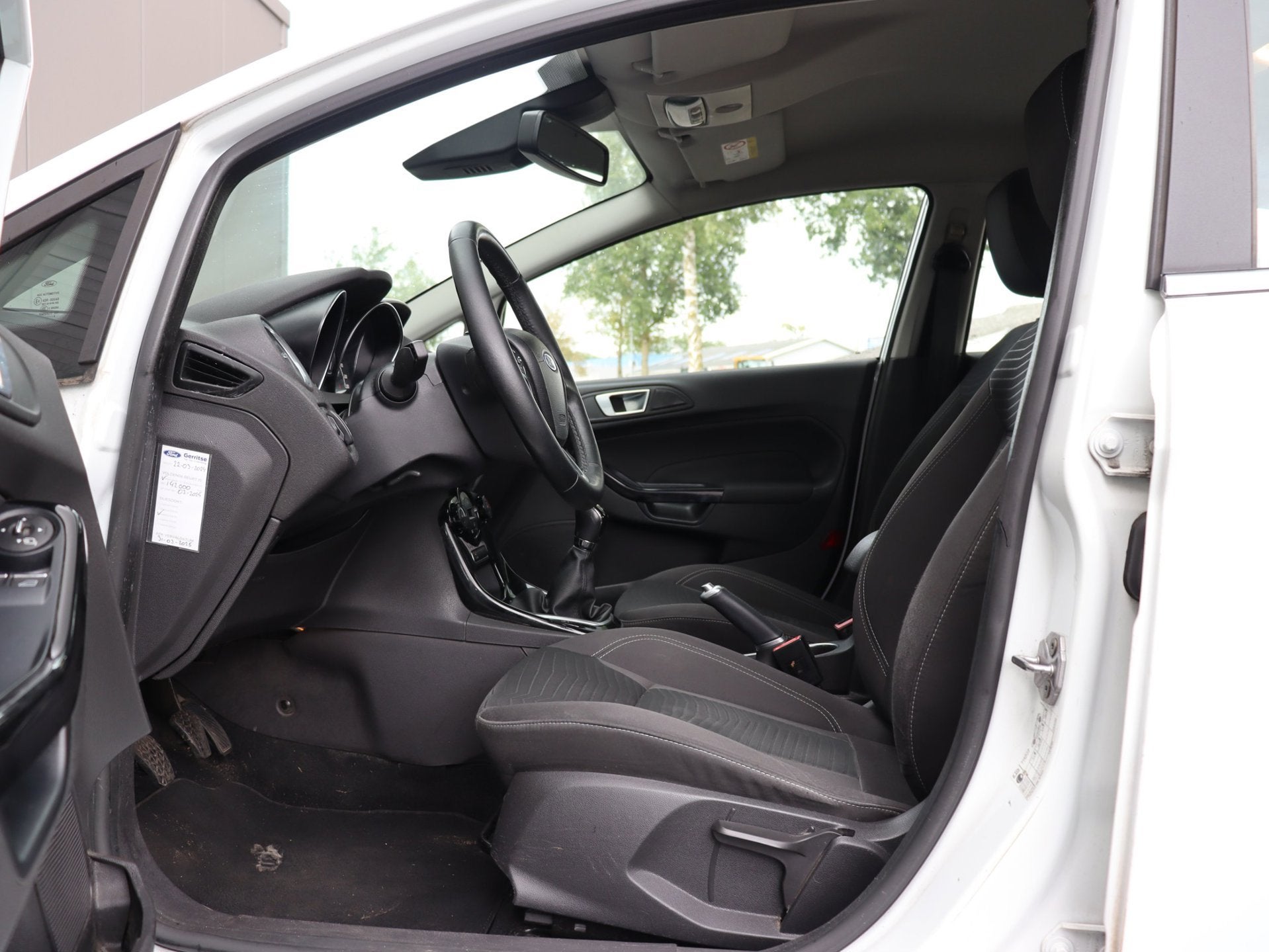 Foto 9 van Ford Fiesta 1.0 Titanium navi LM cruise org NL
