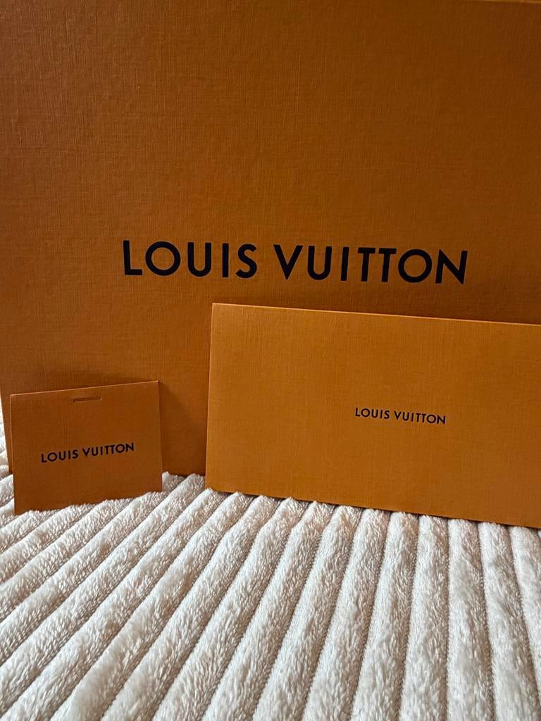 Louis Vuitton Footprint Red - Maat 42 - Pre-Pharrell, Kleding | Dames, Schoenen, Zo goed als nieuw, Overige kleuren, Ophalen of Verzenden