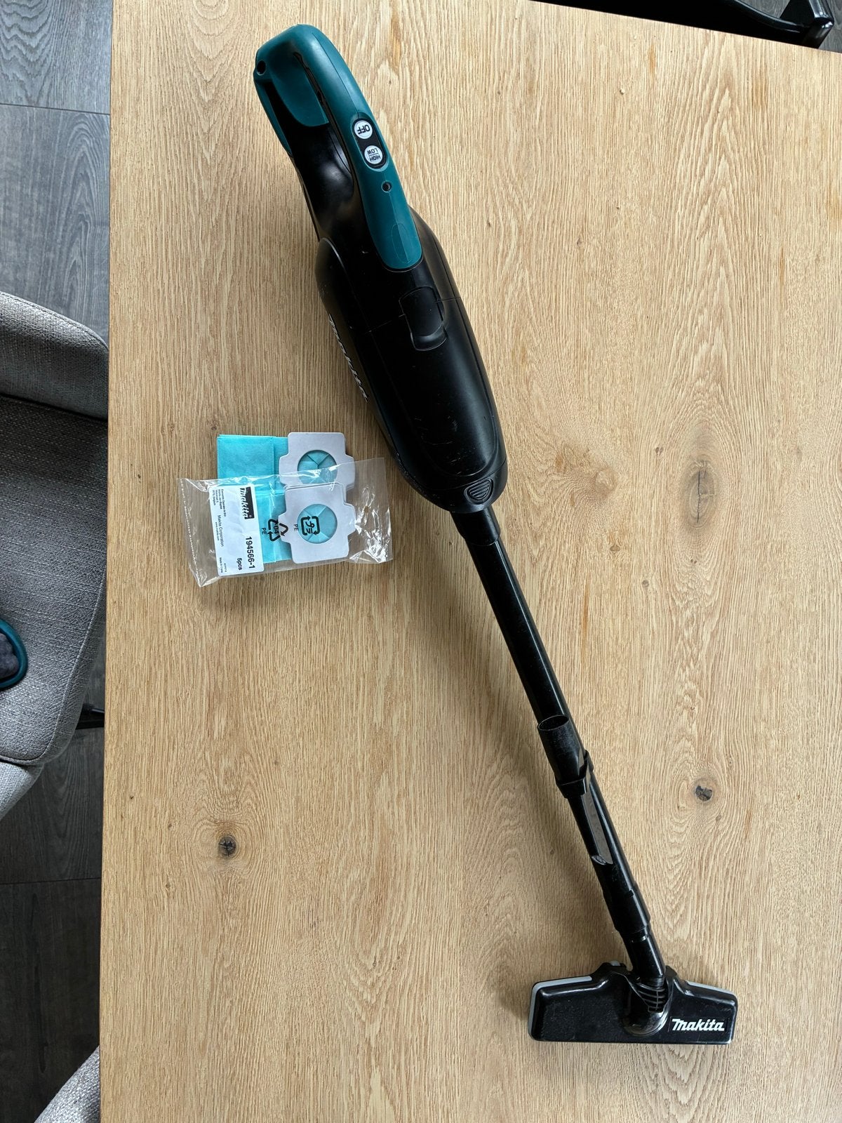 Makita DCL180Z Steelstofzuiger, Gebruikt, Draadloos, Steelstofzuiger, Makita