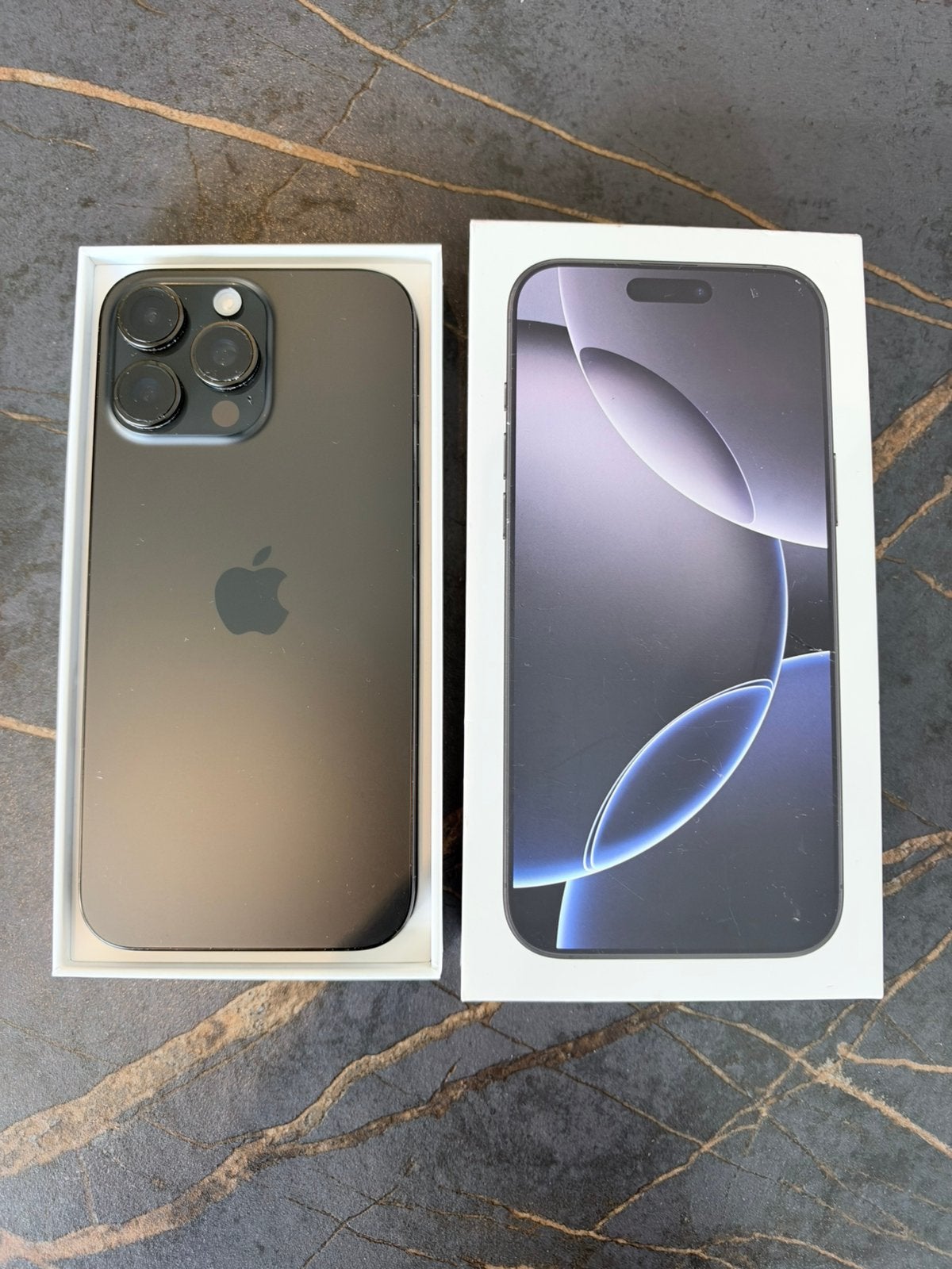 iPhone 16 Pro Max 256GB Black Titanium