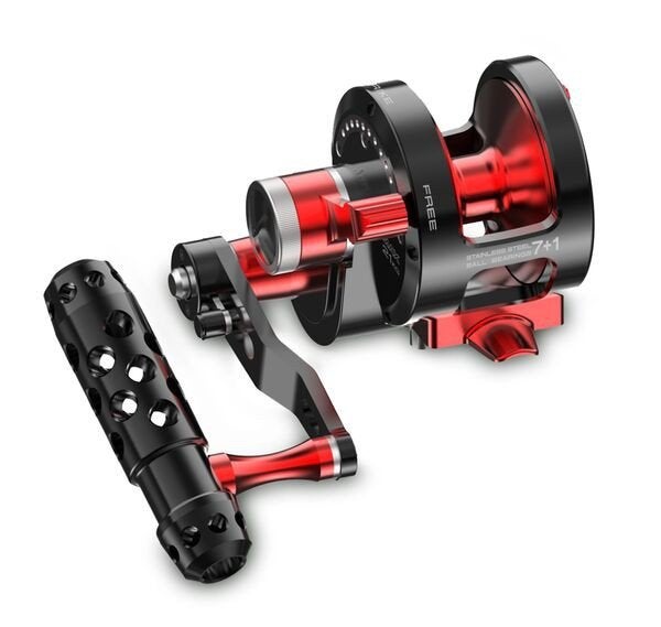 Uni Cat darkside 2 meerval reel, Watersport en Boten, Hengelsport | Roofvissen, Ophalen, Zo goed als nieuw, Molen