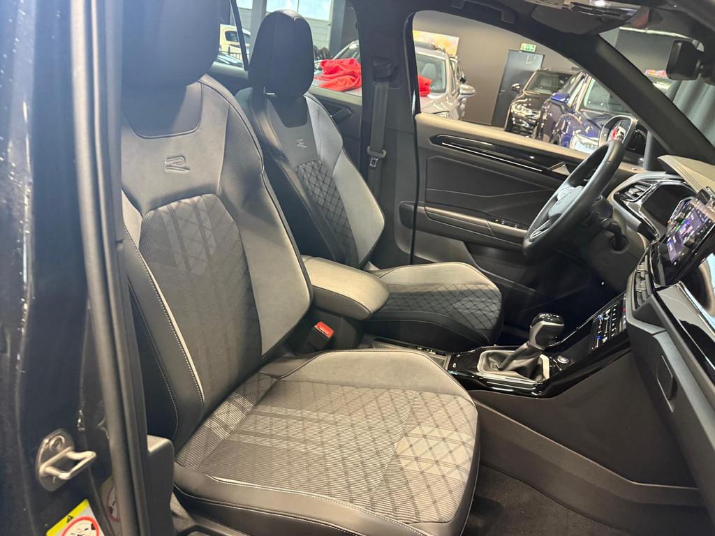 Volkswagen T-roc 1.5 TSI 3X R-Line|PANO|LANEASSIST|CAMERA|CA, 12 maanden, Automatische klimaatregeling, 4 cilinders, Zwart