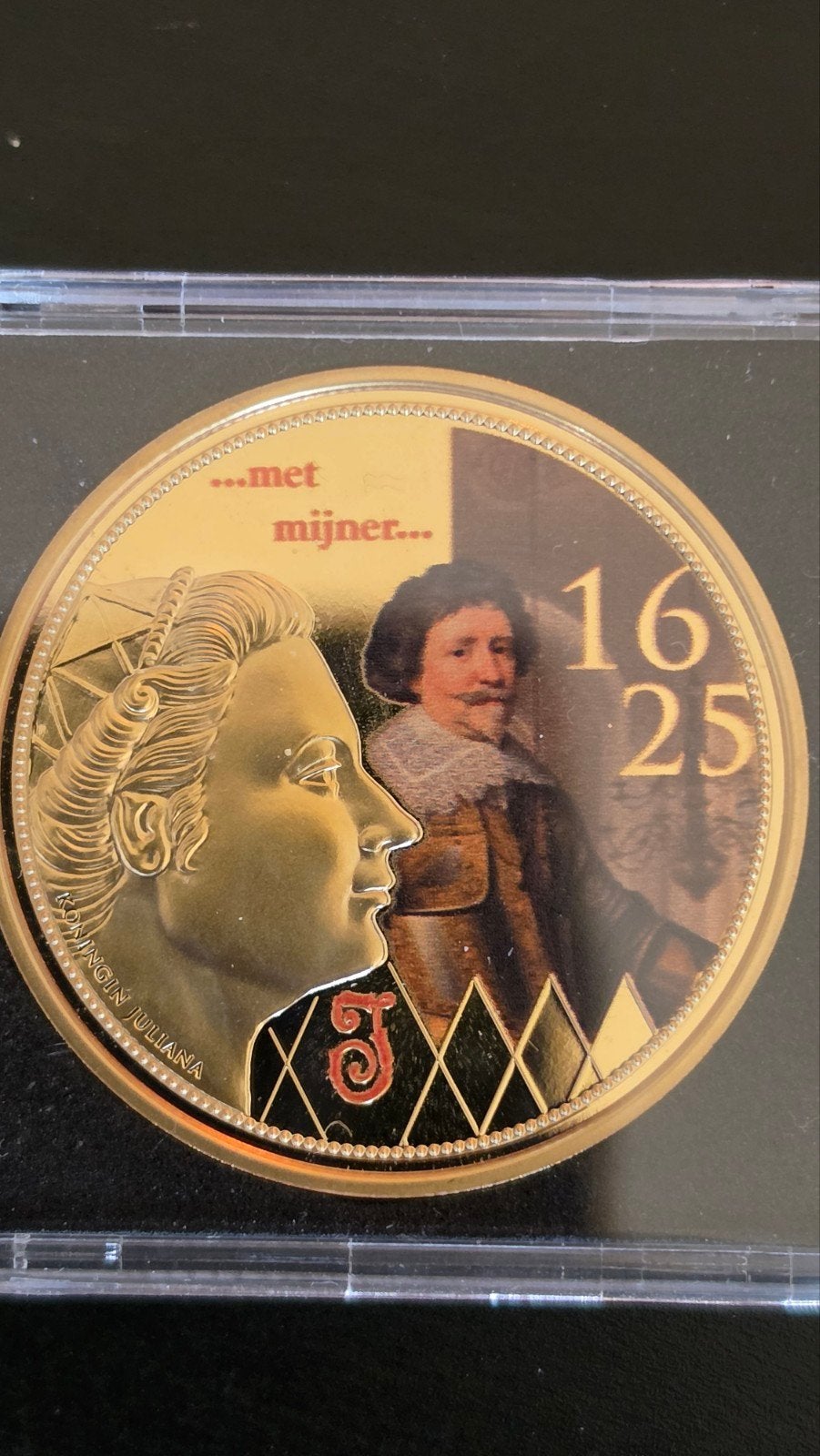 Vergulde munt Koningin Juliana met Rembrandt afbeelding, Postzegels en Munten, Munten | Nederland, Koningin Juliana, Losse munt