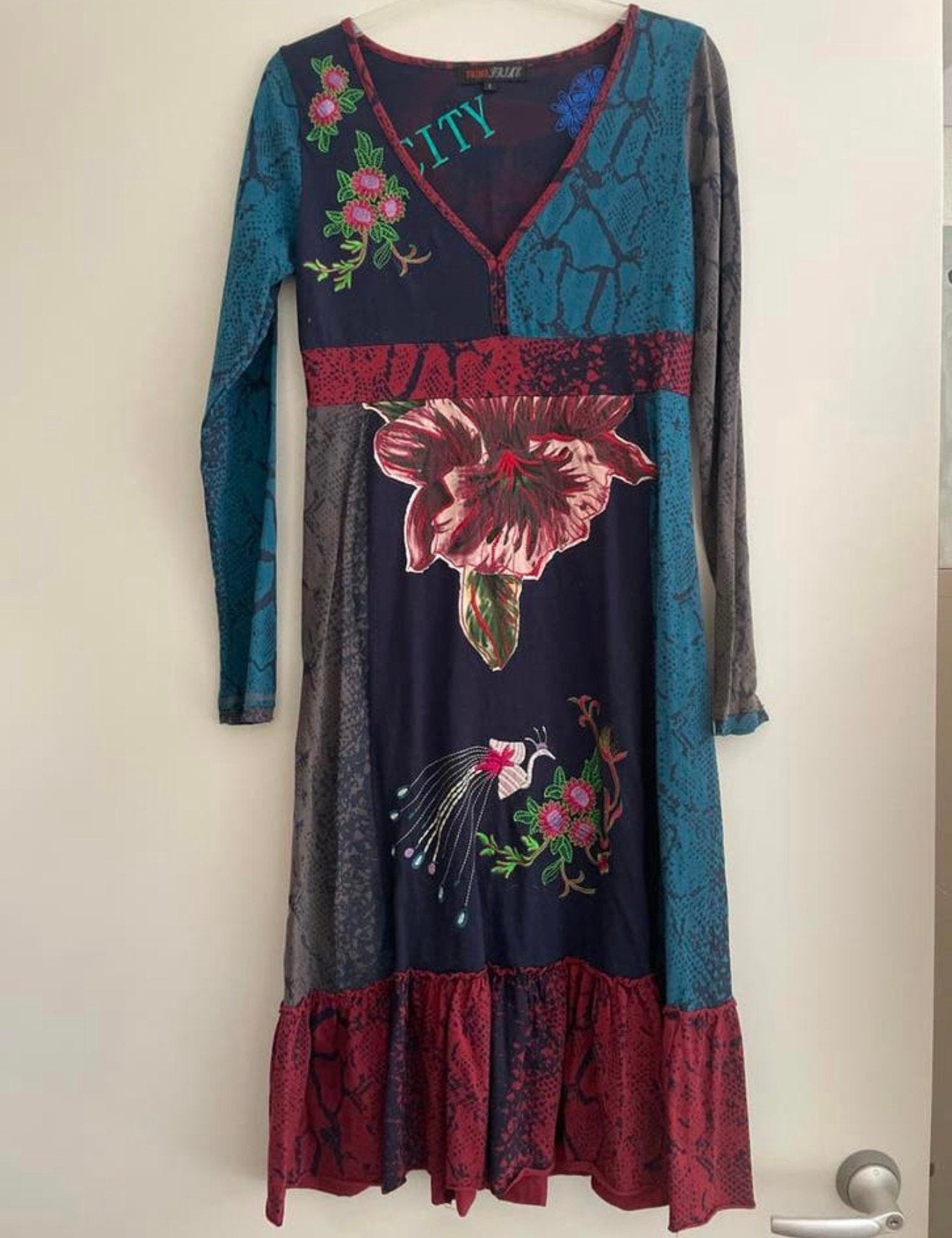 Kleurrijke Frime jurk maat S met bloemen en pauw borduursel, Ophalen of Verzenden, Gedragen, Maat 36 (S), Knielengte