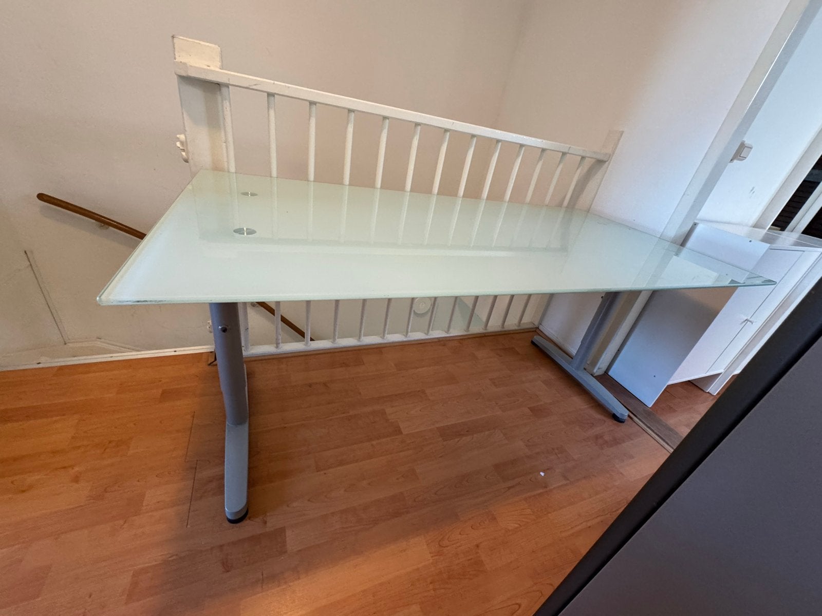 Ikea Galant glazen bureau, Huis en Inrichting, Bureaus, Gebruikt, Computerbureau, Overige merken, Modern, Glas, Wit, Ophalen