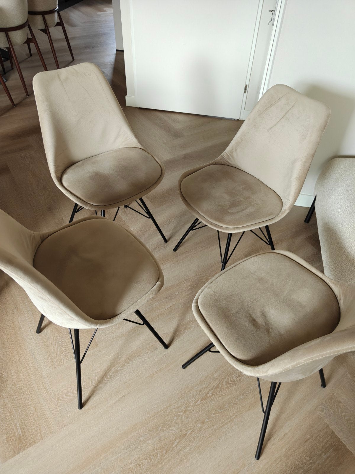 Set van 4 beige/champagne velours eetkamerstoelen, Huis en Inrichting, Ophalen, Gebruikt, Overige kleuren, Modern, Scandinavisch