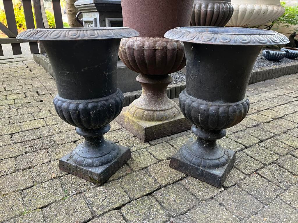 Gietijzeren franse tuinvazen/bloempotten  set van 2, Tuin en Terras, Tuinvazen, Ophalen, Gebruikt